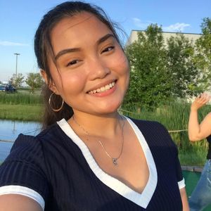 Meet your Posher, Danielle